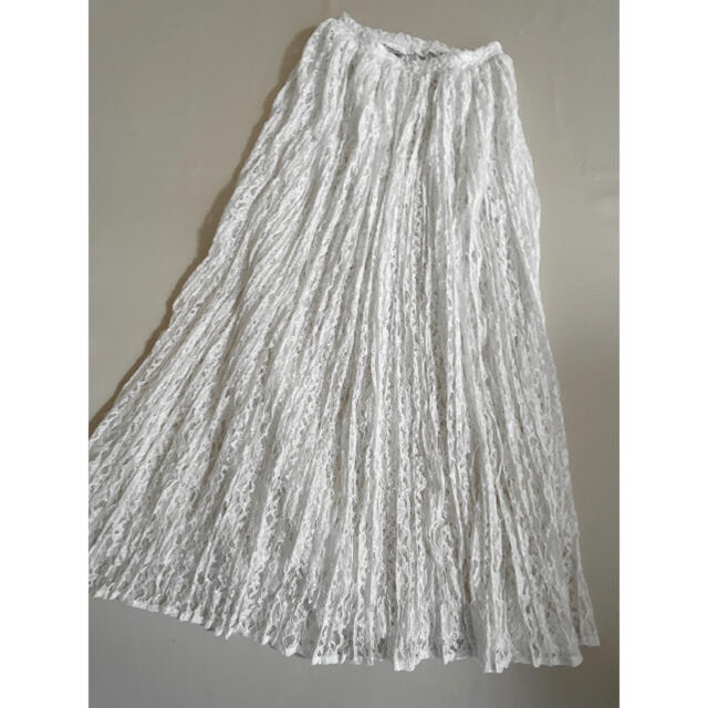 vintage lace skirt.