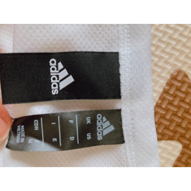 adidas(アディダス)のadidas Tシャツ レディース スポーツ/アウトドアのトレーニング/エクササイズ(トレーニング用品)の商品写真