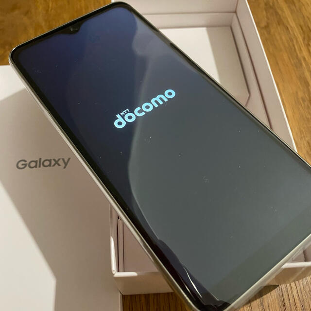 ★ 新品!! ★ GALAXY A21　docomo SC-42A ホワイト 3