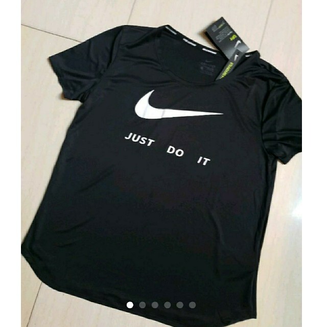 NIKE(ナイキ)の新品NIKE　ナイキレディース Tシャツ　ブラック　L　ドライフィット レディースのトップス(Tシャツ(半袖/袖なし))の商品写真