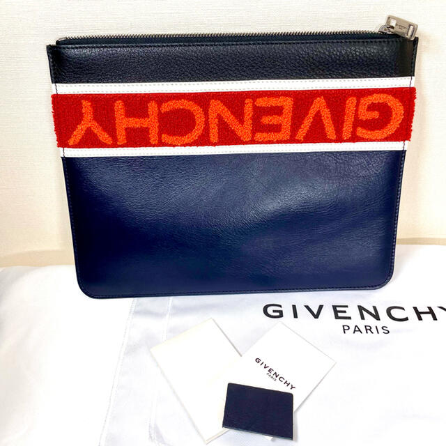 GIVENCHY(ジバンシィ)の新品未使用品　ジバンシー　レザー　ロゴ　クラッチバッグ メンズのバッグ(セカンドバッグ/クラッチバッグ)の商品写真