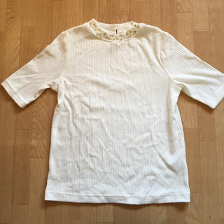 ジーユー(GU)のGU ビジュー付き半袖(Tシャツ(半袖/袖なし))