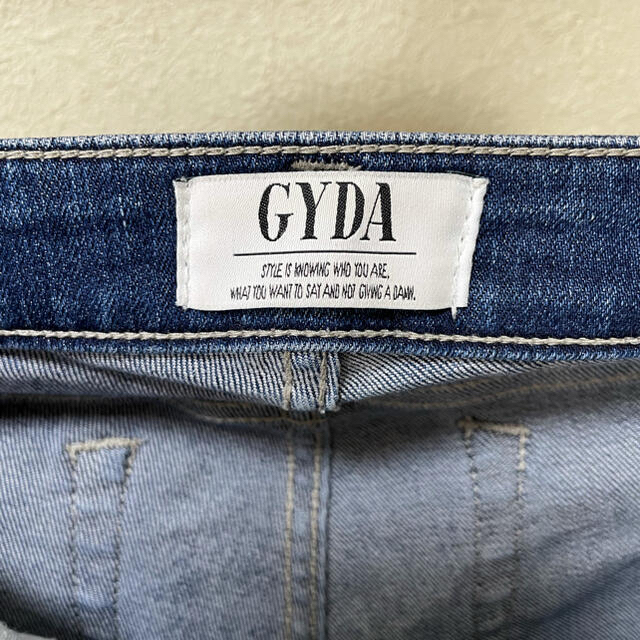 GYDA(ジェイダ)のGYDA gyda ジェイダ　デニムパンツ　デニム　ダメージ　ジーンズ　ジーパン レディースのパンツ(スキニーパンツ)の商品写真