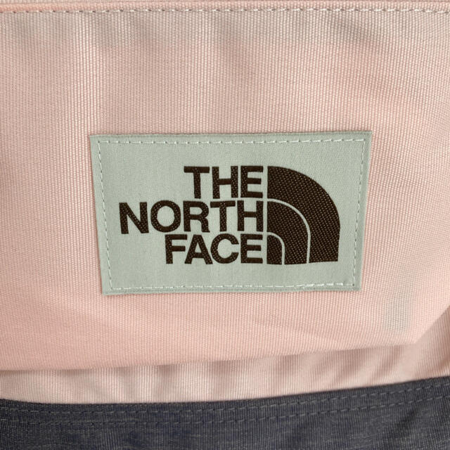 THE NORTH FACE(ザノースフェイス)の最終値下げ ノースフェイス リュックサック バックパック ピンク 25L レディースのバッグ(リュック/バックパック)の商品写真