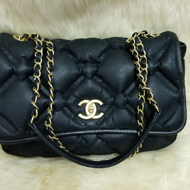 CHANEL(シャネル)のCHANELシャネル　バブルキルトマトラッセ レディースのバッグ(ショルダーバッグ)の商品写真