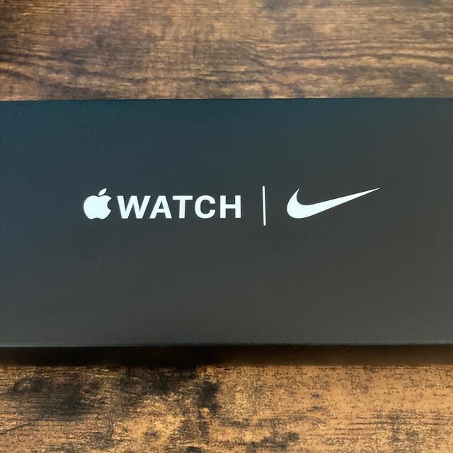 Apple Watch(アップルウォッチ)のApple Watch SE Nike 40mm 未使用 メンズの時計(腕時計(デジタル))の商品写真