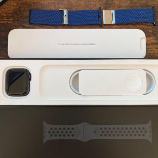 アップルウォッチ(Apple Watch)のApple Watch SE Nike 40mm 未使用(腕時計(デジタル))