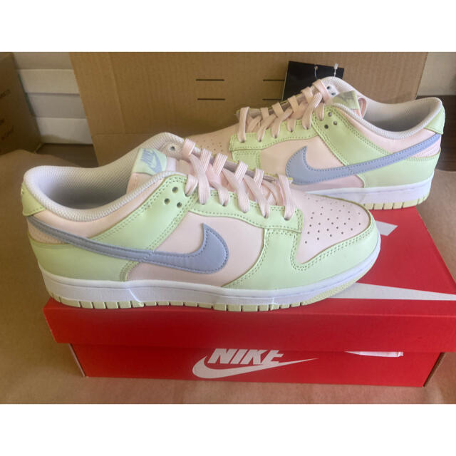 NIKE(ナイキ)のNIKE WMNS DUNK LOW "LIGHT SOFT PINK"26.5 レディースの靴/シューズ(スニーカー)の商品写真