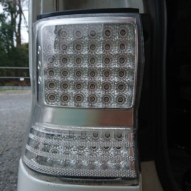 タントカスタム：L375S：ステラファイブ LED テールランプ ( 開花型 )