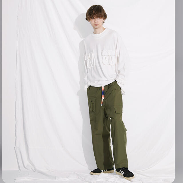 COMOLI(コモリ)の58%オフ　F/CE. 60/40 RECYCLE UK CARGO PANTS メンズのパンツ(ワークパンツ/カーゴパンツ)の商品写真