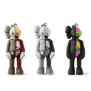 メディコムトイ(MEDICOM TOY)のKAWS TOKYO FIRST キーホルダー KEYHOLDER 3セット(キャラクターグッズ)