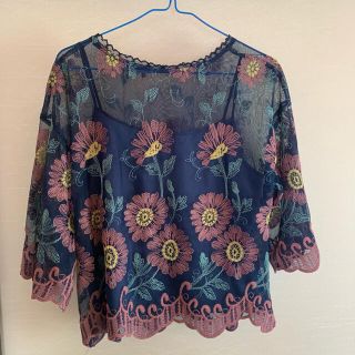 ダブルクローゼット(w closet)の刺繍入りチュールレースプルオーバー(シャツ/ブラウス(長袖/七分))