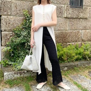 ザラ(ZARA)のクラッシュ　ジャガードパンツ(クロップドパンツ)