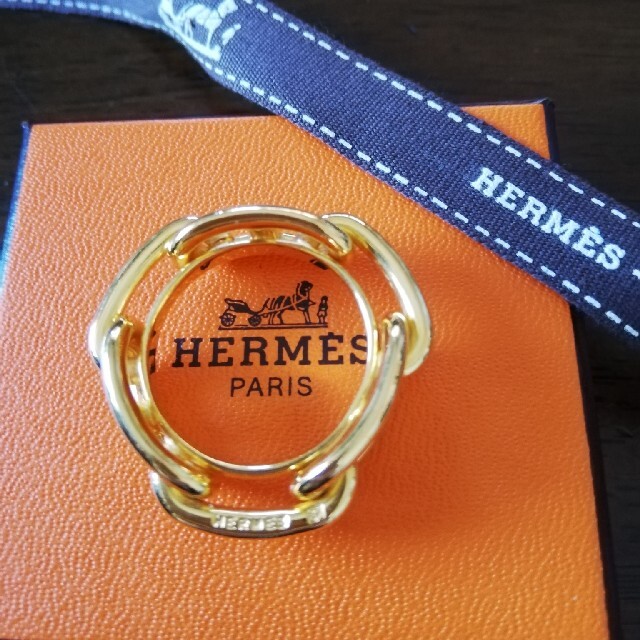 Hermes(エルメス)のチョコ様専用！　エルメス　スカーフリング　シェーヌダンクル　ゴールド レディースのファッション小物(その他)の商品写真