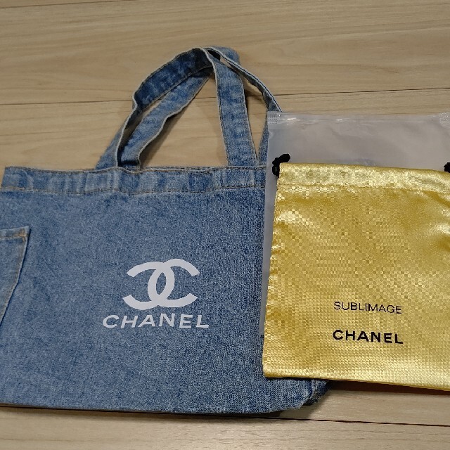 CHANEL(シャネル)のCHANEL巾着ポーチとトートバック(ノベルティ) ハンドメイドのファッション小物(ポーチ)の商品写真