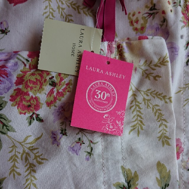 LAURA ASHLEY(ローラアシュレイ)のLAURA ASHLEY 巾着2個セット レディースのファッション小物(ポーチ)の商品写真