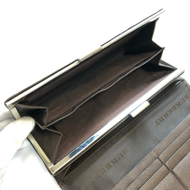 BURBERRY(バーバリー)の美品⭐️バーバリー ノバチェック ロゴ刻印 がま口 ダークブラウン 長財布 レディースのファッション小物(財布)の商品写真