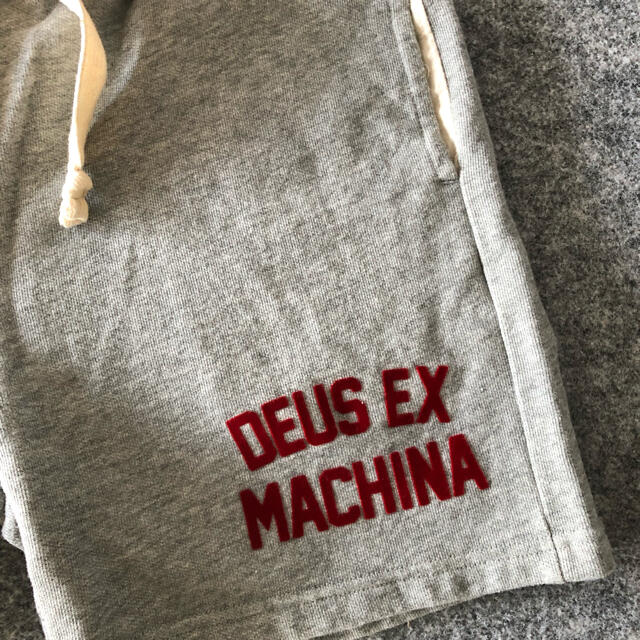 Deus ex Machina(デウスエクスマキナ)のDEUS EX MACHINA（デウス エクス マキナ）スウェットショーツ メンズのパンツ(ショートパンツ)の商品写真