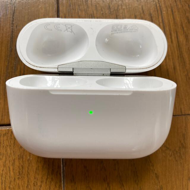 airpods pro 充電ケース　ハードカバー付き