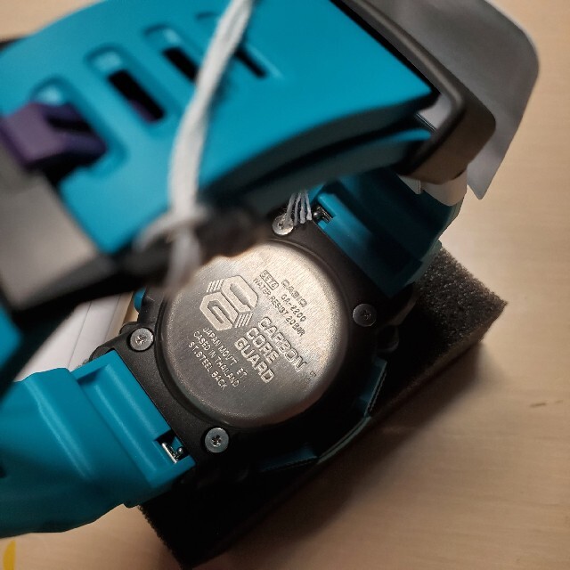 シルバー/レッド 《7月16日発売》G-SHOCK GA-2200-2AJF 国内正規品