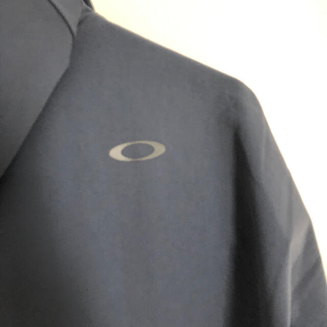 Oakley(オークリー)のオークリー　アウター　新品・未使用 メンズのジャケット/アウター(ナイロンジャケット)の商品写真