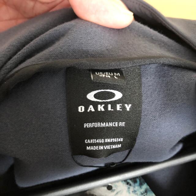 Oakley(オークリー)のオークリー　アウター　新品・未使用 メンズのジャケット/アウター(ナイロンジャケット)の商品写真