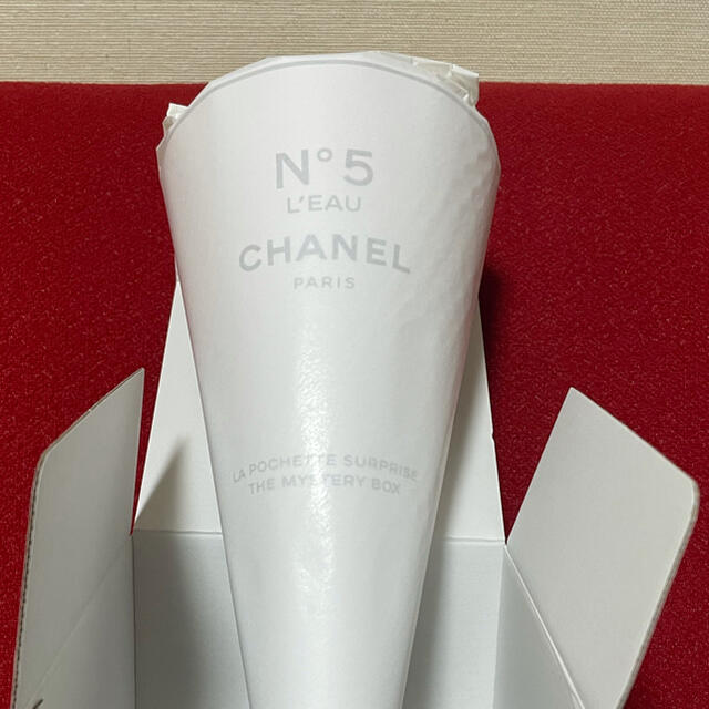 CHANEL(シャネル)の【新品未開封】CHANEL シャネルファクトリー5ミステリーボックス コスメ/美容のボディケア(ハンドクリーム)の商品写真