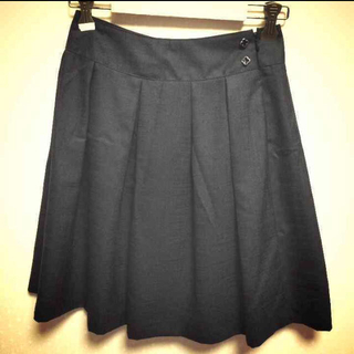 黒 プリーツスカート(ひざ丈スカート)