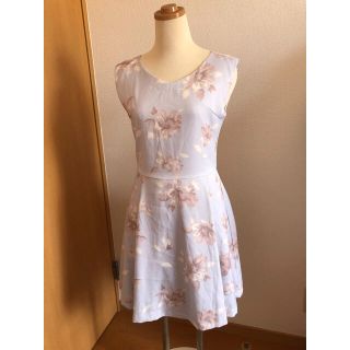 グレイル(GRL)の美品　グレイル　花柄ワンピース(ひざ丈ワンピース)