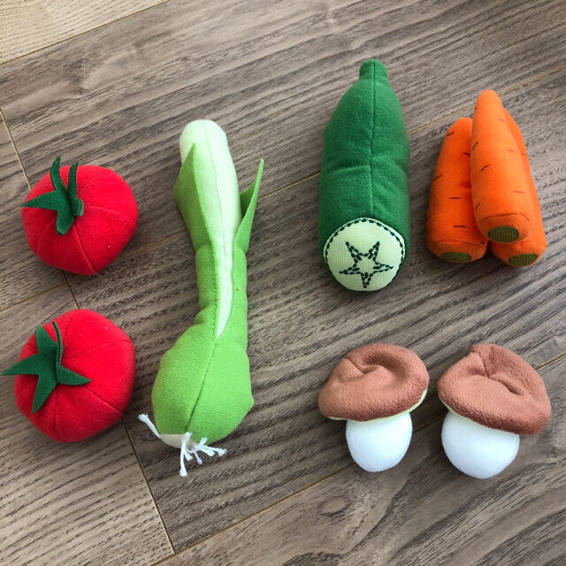 IKEA(イケア)のIKEA フエルト野菜　おままごと キッズ/ベビー/マタニティのおもちゃ(知育玩具)の商品写真