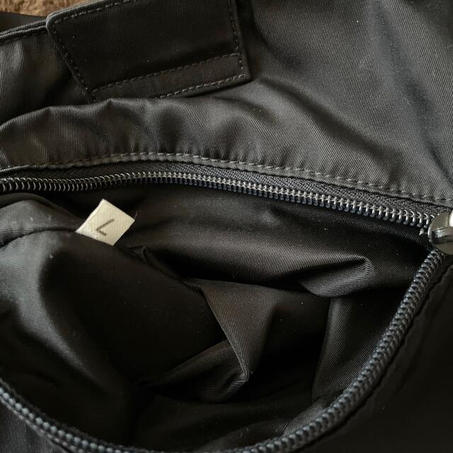 PRADA(プラダ)のプラダ　ショルダーバック　スカーフ付き レディースのバッグ(ショルダーバッグ)の商品写真