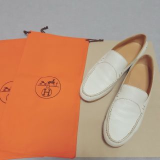 エルメス(Hermes)のエルメス　モカシン　ローファー　38　白(スリッポン/モカシン)