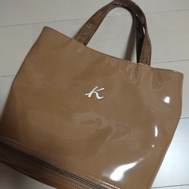 【LOEWE】ラムスキン✖️エナメルフスタハンドバッグ✨お買い得品✨