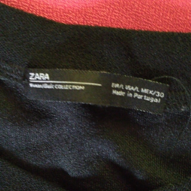 ZARA(ザラ)のお値下げ！ZARAジッパーTシャツ黒 レディースのトップス(Tシャツ(半袖/袖なし))の商品写真