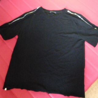 ザラ(ZARA)のお値下げ！ZARAジッパーTシャツ黒(Tシャツ(半袖/袖なし))