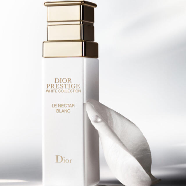 Dior(ディオール)のDIORプレステージホワイトコレクション美容液 コスメ/美容のスキンケア/基礎化粧品(美容液)の商品写真
