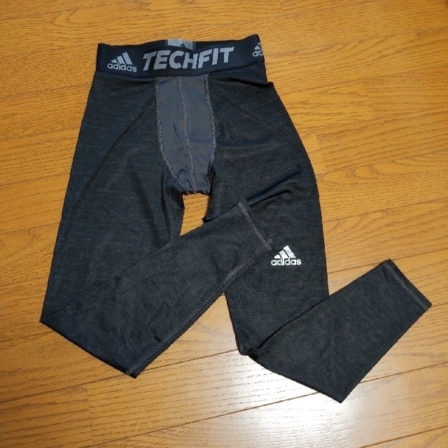 adidas(アディダス)のadidas TECHFIT スパッツ 黒 サイズM スポーツ/アウトドアのランニング(ウェア)の商品写真