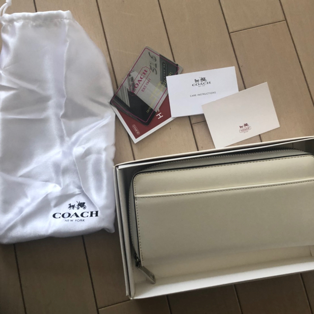 COACH(コーチ)のcoach スヌーピー　長財布 メンズのファッション小物(長財布)の商品写真