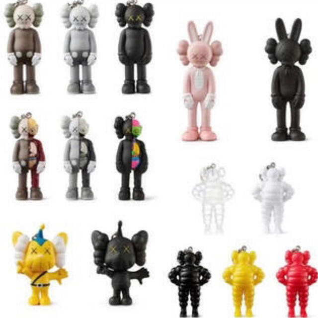 KAWS TOKYO FIRST キーホルダー 15種セット　おまけ袋付 メンズのファッション小物(キーホルダー)の商品写真