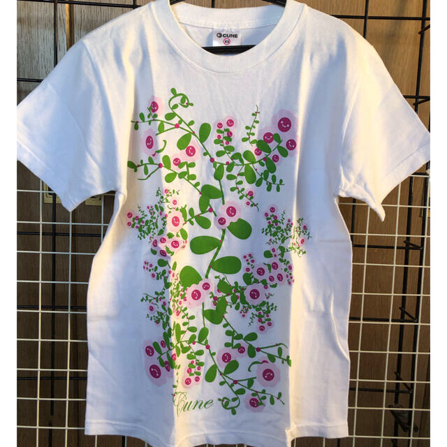 CUNE(キューン)のCUNE 花柄　Tシャツ メンズのトップス(Tシャツ/カットソー(半袖/袖なし))の商品写真