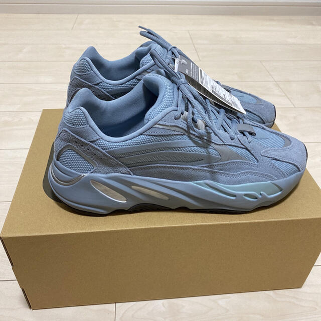 【新品未使用】 adidas yeezy boost 700 v2