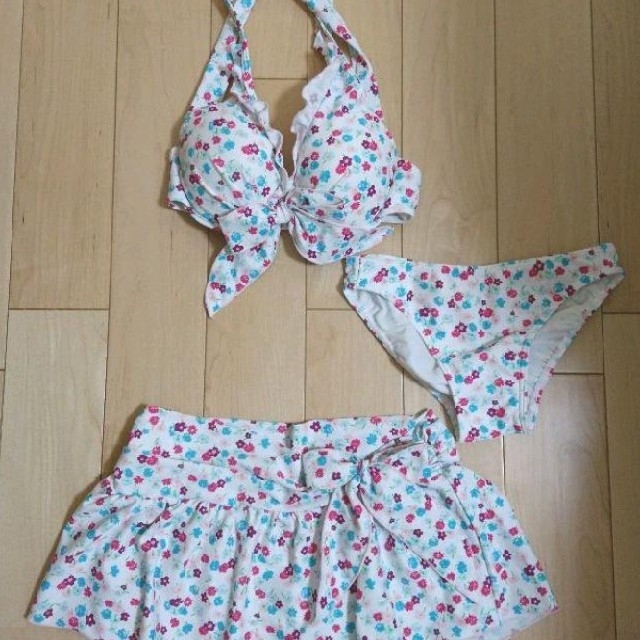 ださいね】 Rebecca Taylor 新品♡レベッカテイラーのワイヤービキニ♡の通販 by 水着出品中♡|レベッカテイラーならラクマ イラーの レベッカーテイラー ビキニ