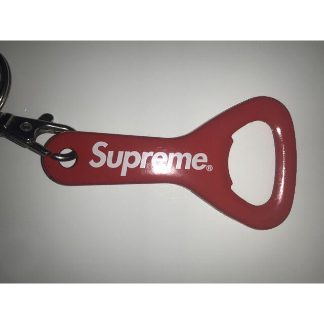 Supreme(シュプリーム)の★送料無料★ (美品)シュプリーム ネックストラップ ボトルオープナー 赤 メンズのアクセサリー(ネックレス)の商品写真