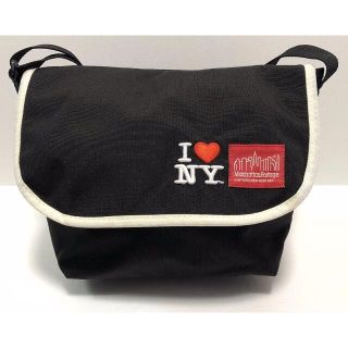 マンハッタンポーテージ(Manhattan Portage)のマンハッタンポーテージ×NYC 限定コラボバッグ S 刺繍 パイピング ブラック(メッセンジャーバッグ)