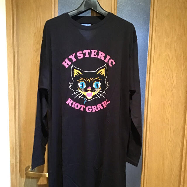 HYSTERIC GLAMOUR(ヒステリックグラマー)のめろ様専用　新品ヒステリックグラマー　ロングスリーブ　Tシャツチュニック　猫柄 レディースのワンピース(ひざ丈ワンピース)の商品写真