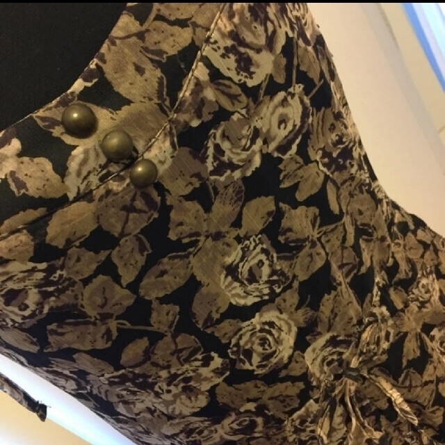 ROSE BUD(ローズバッド)の♡ROSE BUD クラシカルローズ柄 サロペット♡ レディースのパンツ(サロペット/オーバーオール)の商品写真