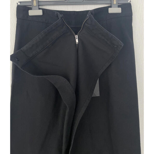 MM6(エムエムシックス)の【新品】MM6 MaisonMargiela  ブラックデニムロングスカート レディースのスカート(ロングスカート)の商品写真