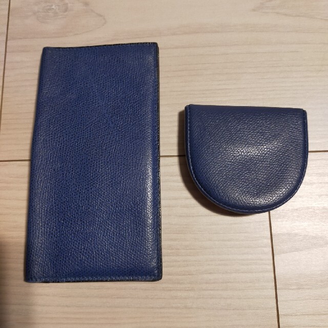 ヴァレクストラの財布とコインケースです。