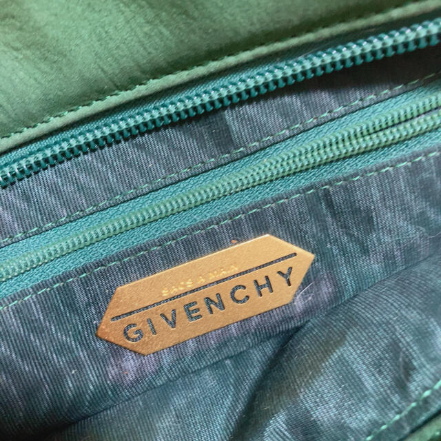 GIVENCHY(ジバンシィ)のgivenchyショルダーバック レディースのバッグ(ショルダーバッグ)の商品写真