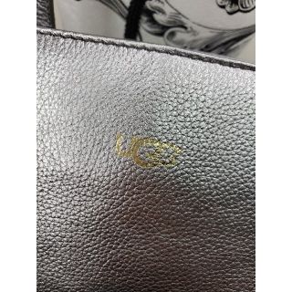 UGG - 【新品未使用品】UGG シルバーメタリック トートバッグ クラッチ ... UGG ジェネビーブクラッチ